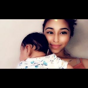 Meet your Posher, Lesly